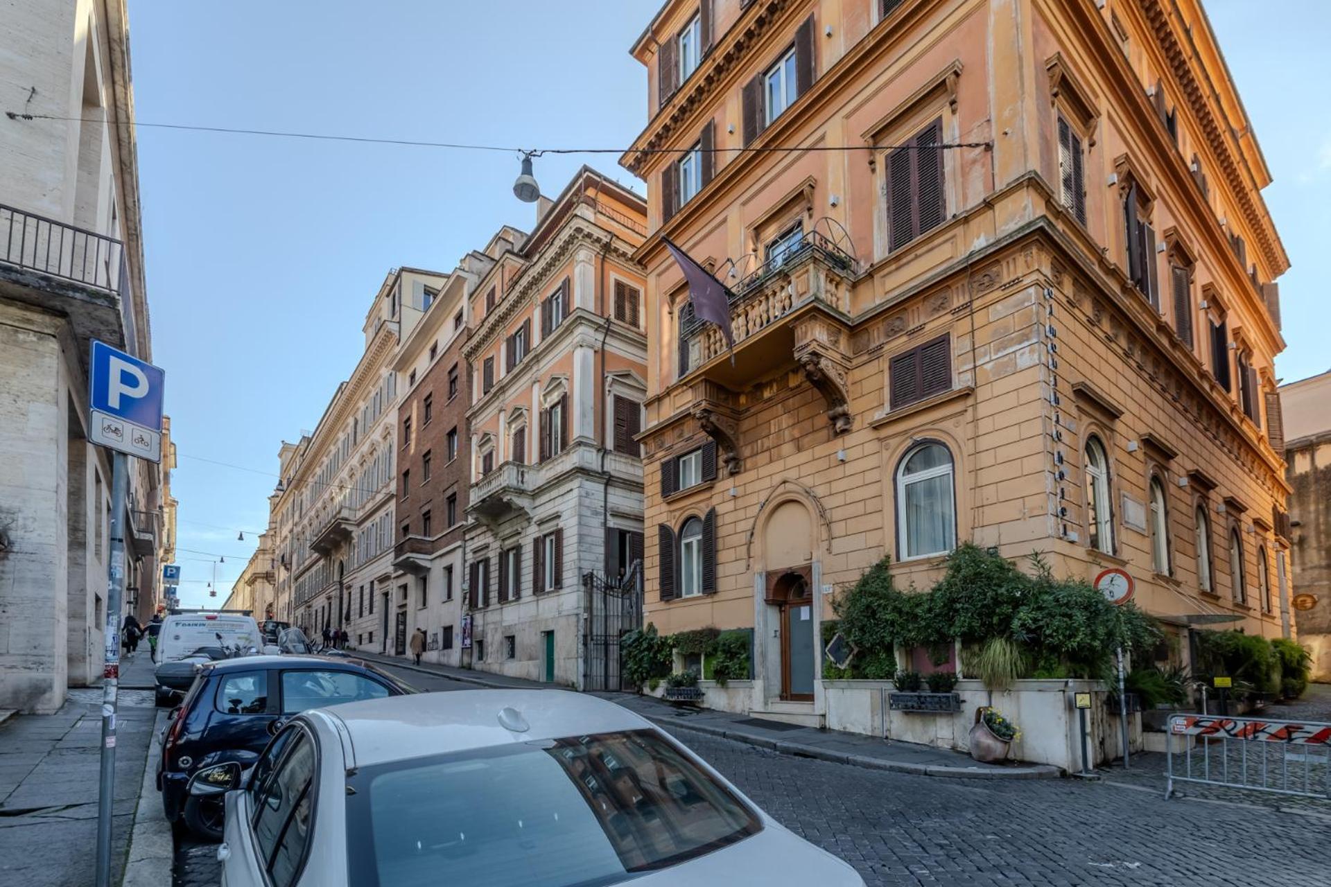 Appartamento Storico In Zona Barberini Rome Luaran gambar